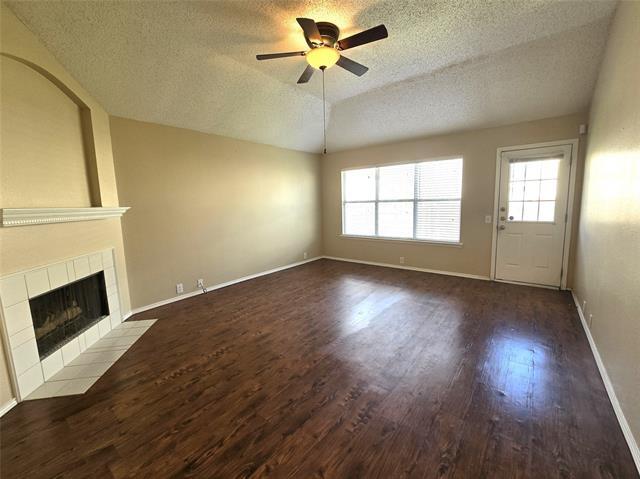 Foto del edificio - 8329 Derby Ln