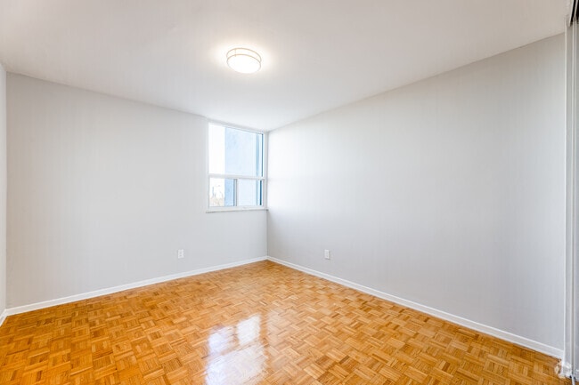 1BR, 1BA - 558 SF - Bedroom - 80 St. Clair