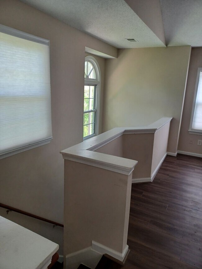 Foto del edificio - Charming 2-bedroom, 2-bathroom home locate...