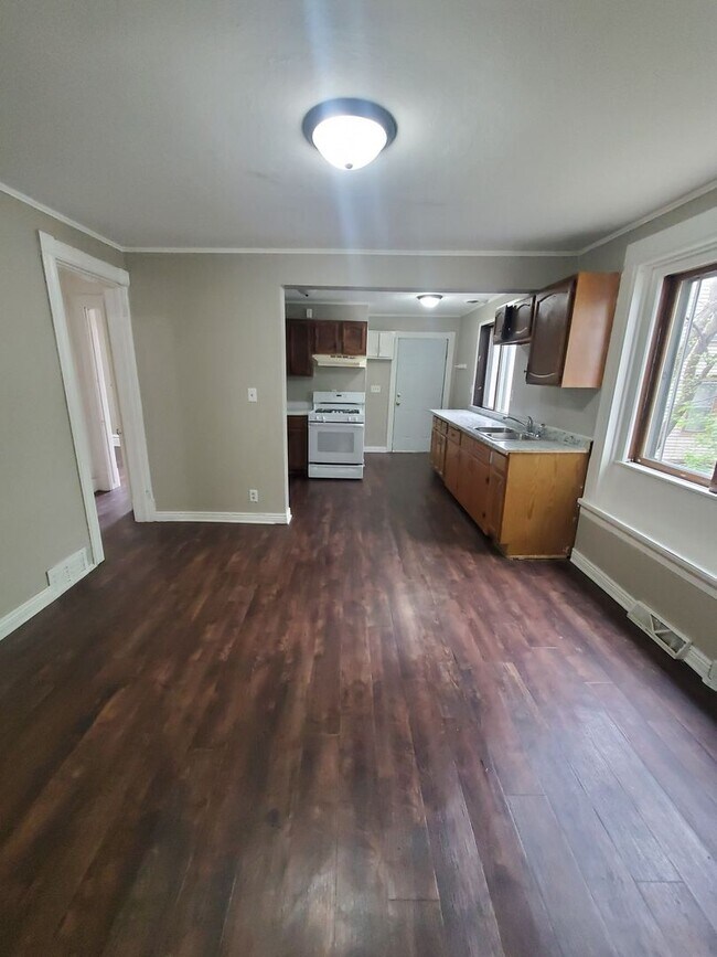 Foto del edificio - 1613-1615 Taylor Ave. (Duplex)