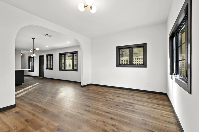Foto del edificio - 5422 Monroe St