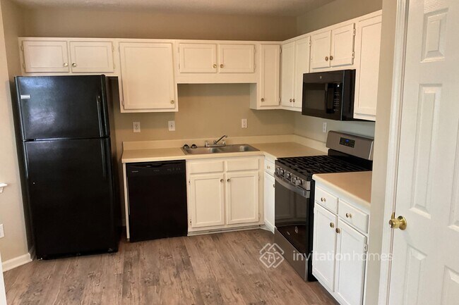 Foto del edificio - 6393 Hillview Ln