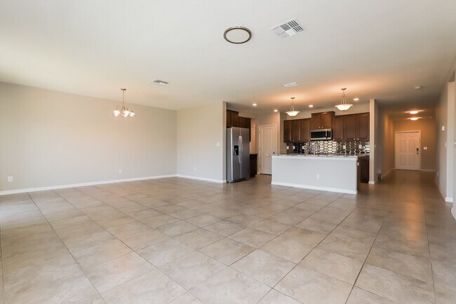 Foto del edificio - 6731 Trent Creek Dr