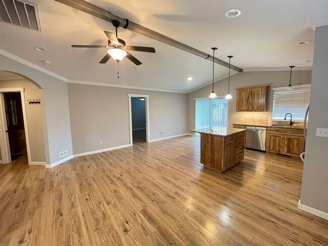 Foto del edificio - 3 bedroom 2 bathroom home located in Rathdrum