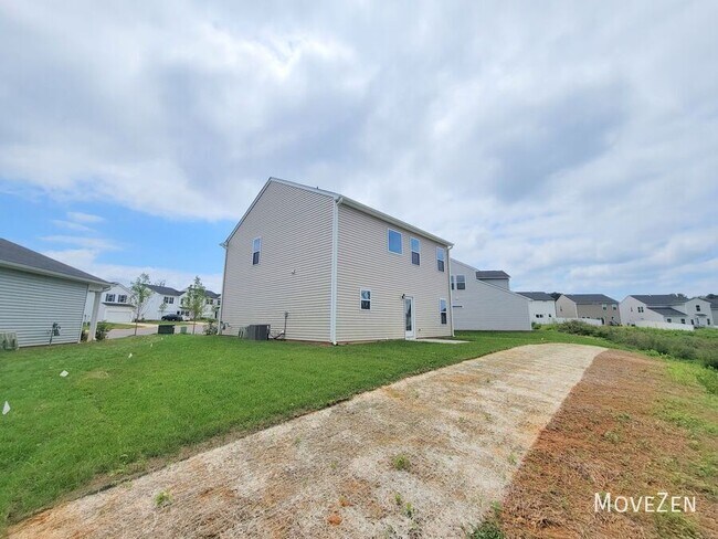 Building Photo - 5014 Fallmeade Rd