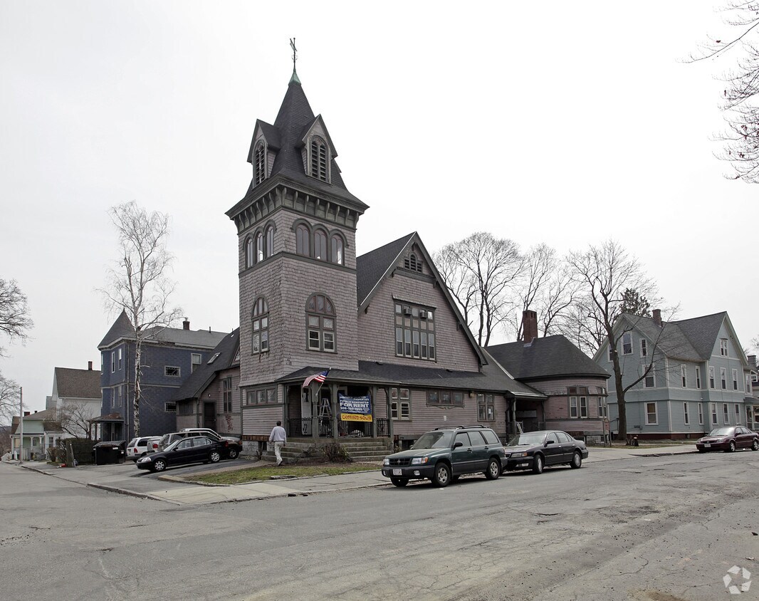 Building Photo - 111 Woodland St