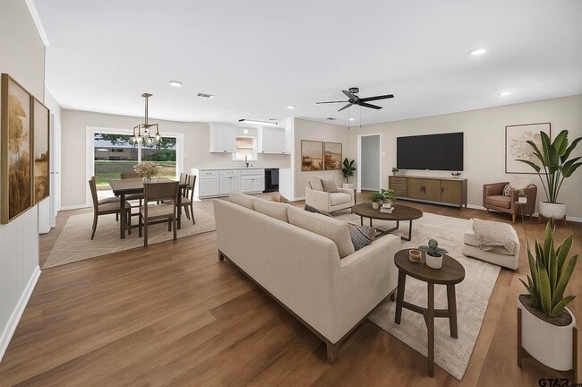 Building Photo - 1023 Columbia Ave