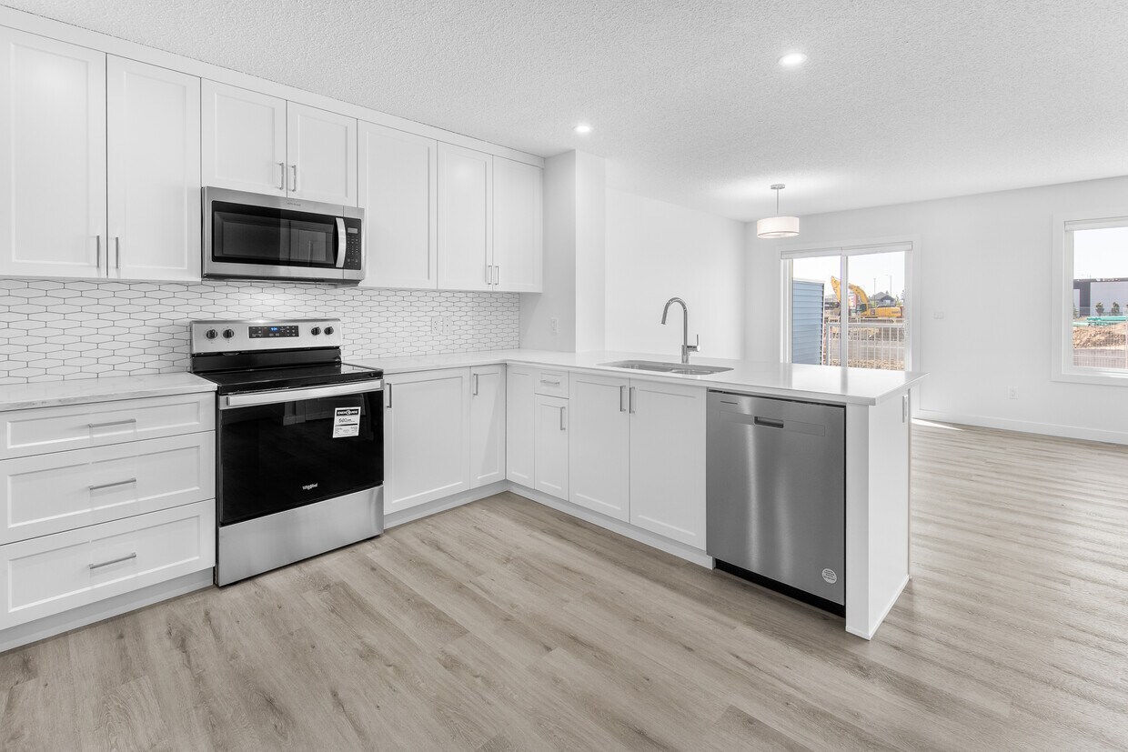 Primary Photo - 1447 Cherniak Way SW