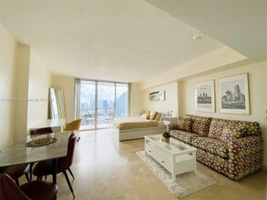 Building Photo - 1750 N Bayshore Dr