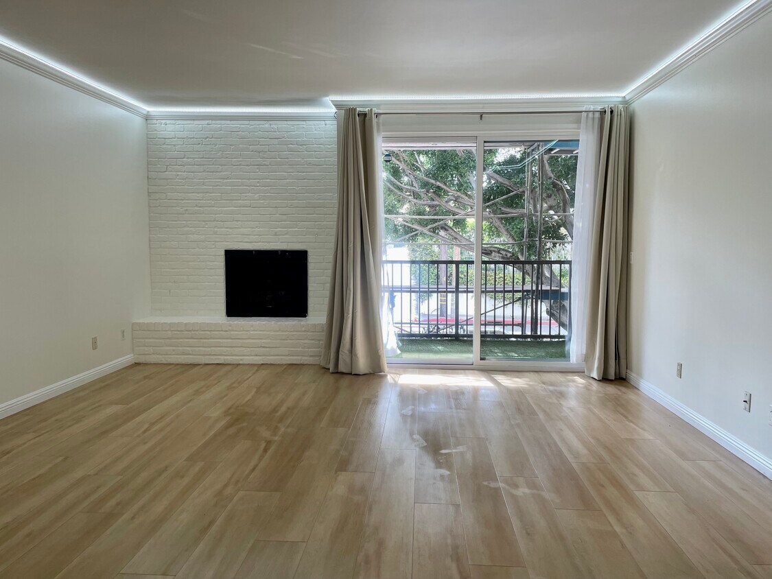 Living room - 3231 Cheviot Vista Pl
