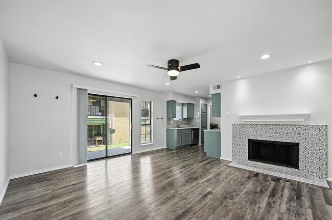 Foto del edificio - 5801 Lake Hubbard Pkwy