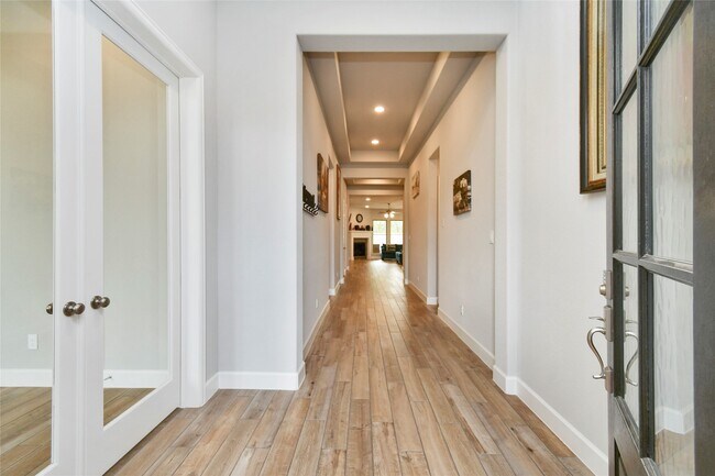 Foto del edificio - 5042 Albany Shores Ln