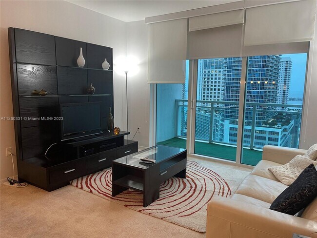 Building Photo - 950 Brickell Bay Dr