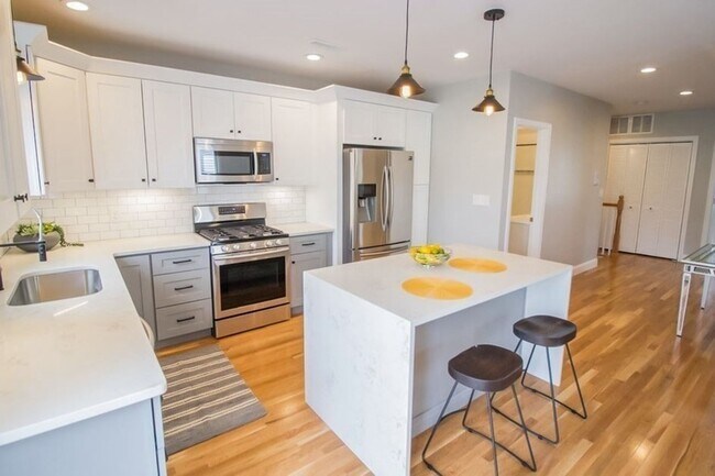 Foto del edificio - 729 Saratoga St