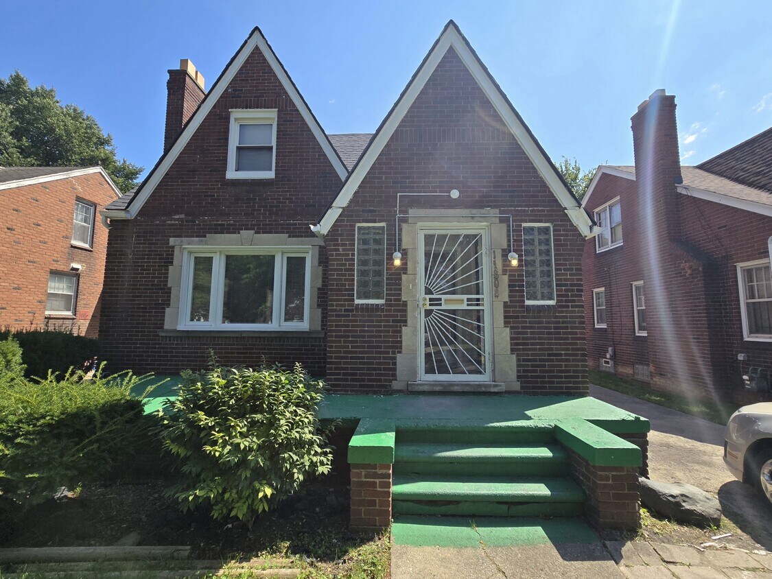Foto principal - 11808 Payton St