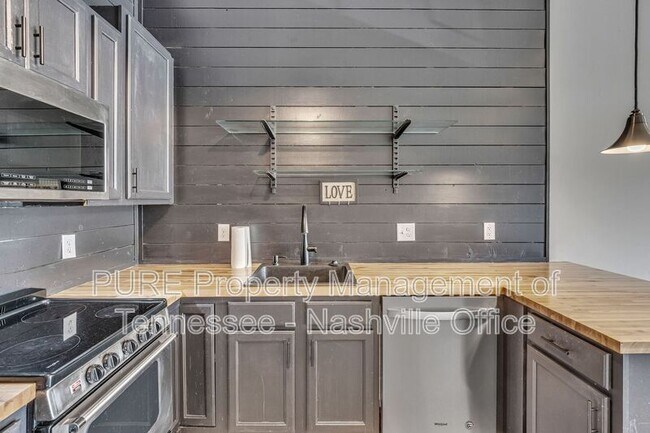 Photo - 613 Hillsboro Rd Apartment