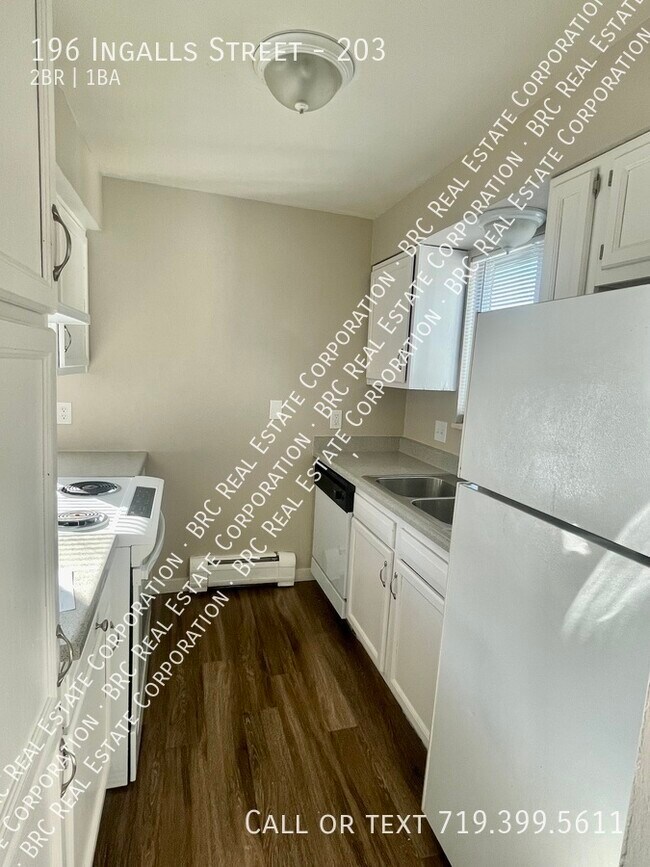 Building Photo - 196 Ingalls St