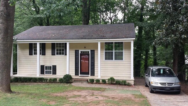 Foto del edificio - Room in Single Family Home on Shady Oak Dr