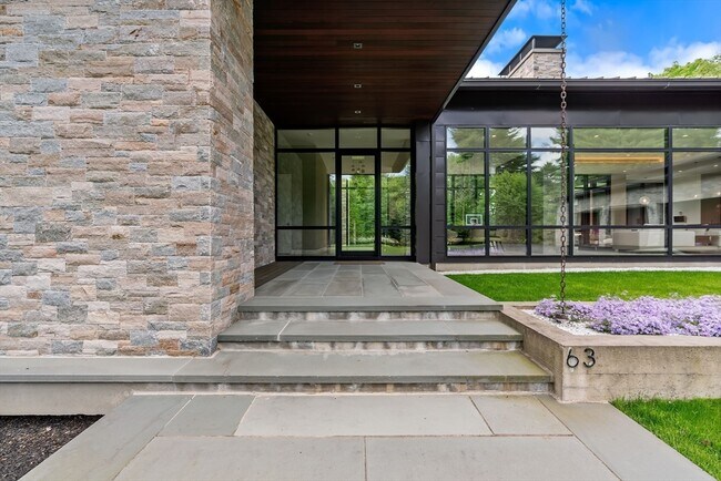 Foto del edificio - 63 Sylvan Ln