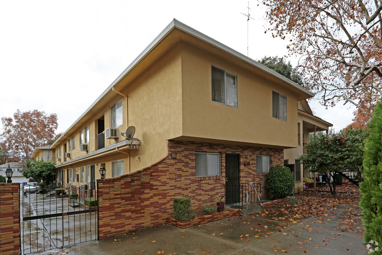 Primary Photo - 1226 T St