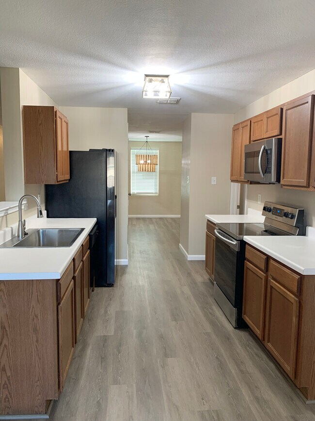 Kitchen - 3014 Lake Terrace Dr
