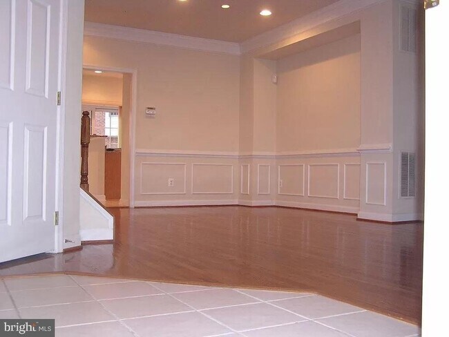 Foto del edificio - 8849 Ashgrove House Ln