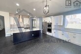 Foto principal - 5Bed/4.5Bath w/3 Car Gar - 303/Camelback -...