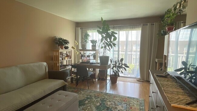 Building Photo - 4 Villa Verde Dr