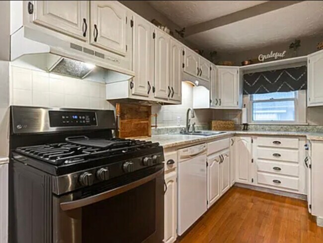 Foto del edificio - 803 Highland Ave