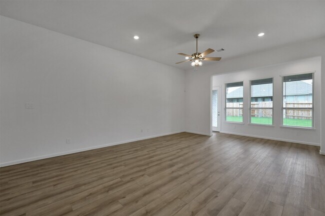 Building Photo - 17841 McClary Cardinal Dr