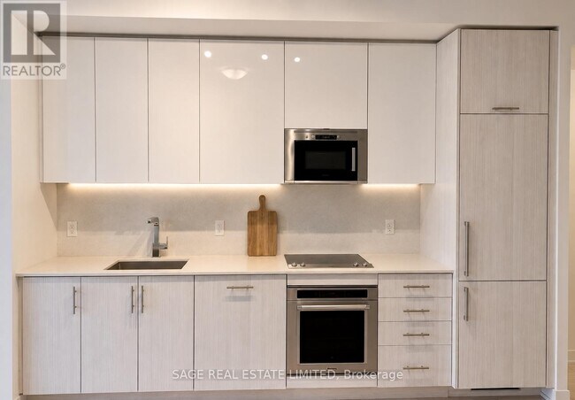 Photo du bâtiment - 330 Richmond St W