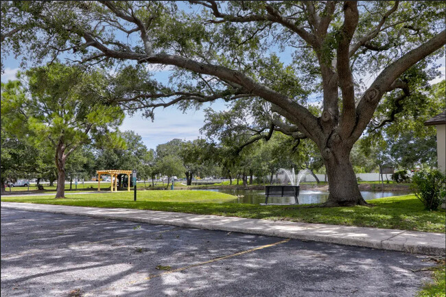 Building Photo - Fountains at Pinellas Park