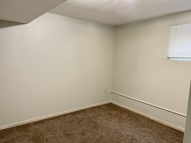 Foto del edificio - 825 S Logan Ave