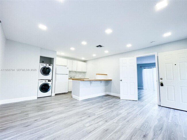 Foto del edificio - 1826 My Pl Ln