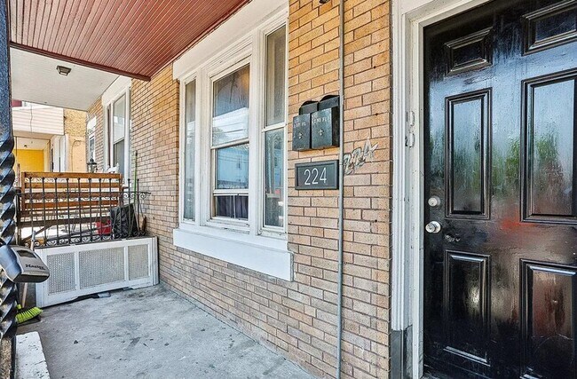 Building Photo - 224 West Ontario Street - 1