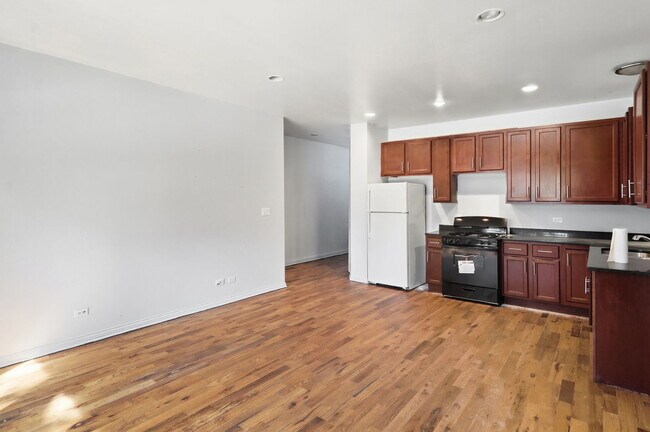 Foto del edificio - 1342 E 73rd St
