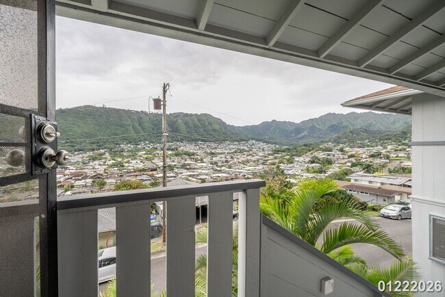 Building Photo - $3,300 / 3br - 3BED 1BATH DUPLEX IN MANOA (Honolulu)