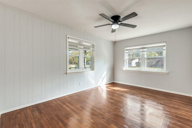 Foto del edificio - 10227 Sylvia Dr