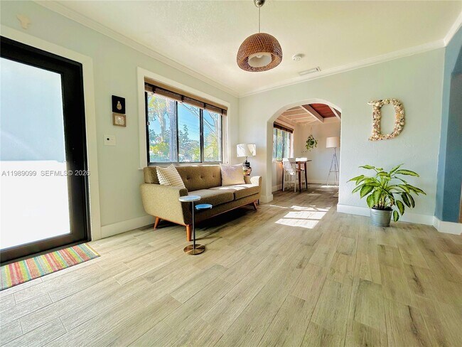 Foto del edificio - 1175 NE 131st St