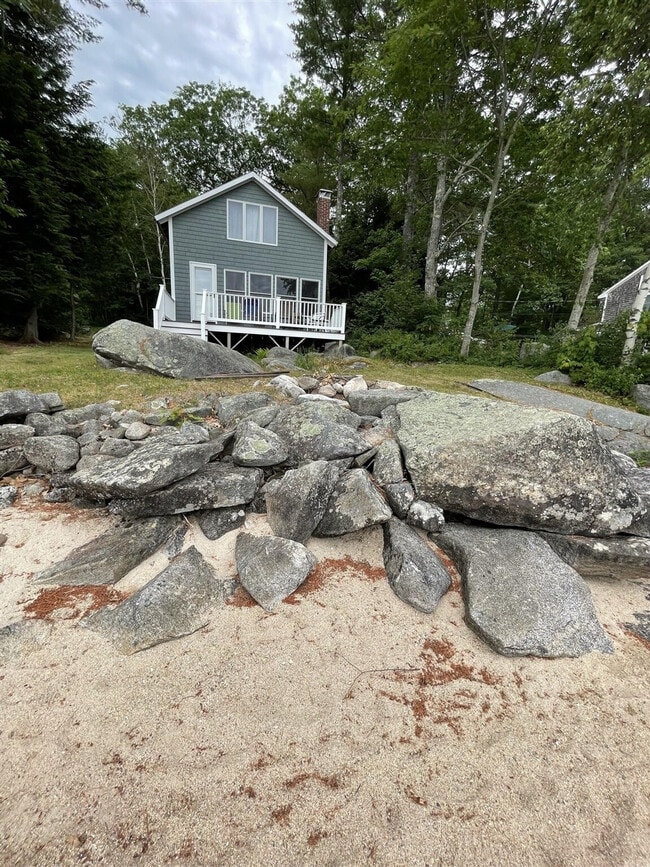 Building Photo - 10 Crescent Shore Dr
