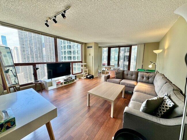Foto del edificio - 200 N Dearborn St