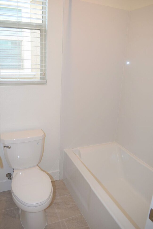 Foto del edificio - Resident Benefit Package Property