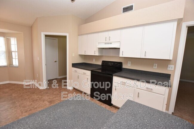 Foto del edificio - 2830 Hickory Ridge Dr