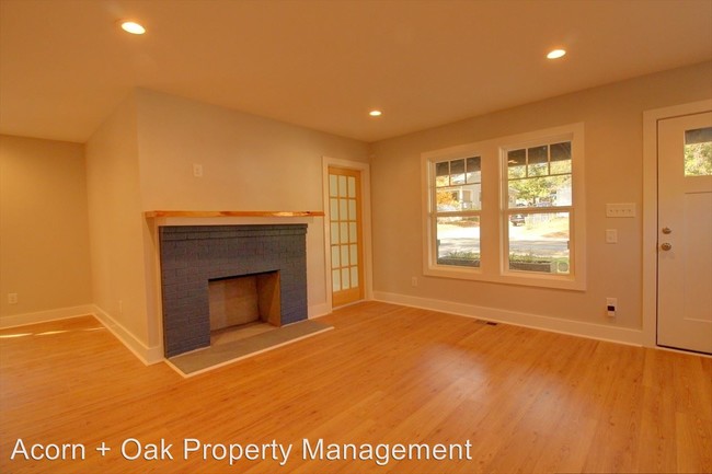 Foto del edificio - 5 br, 3.5 bath House - 410 E. Geer St.