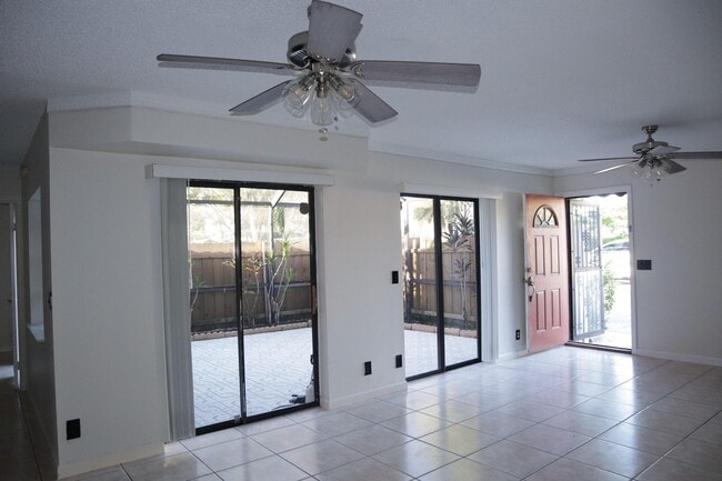 Foto del edificio - 6190 Seven Springs Blvd