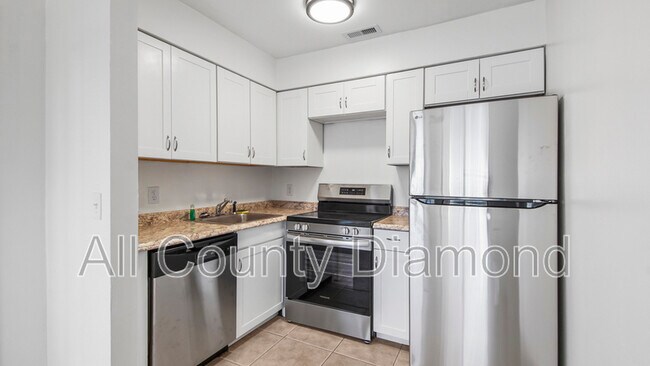 Foto del edificio - 4114 Holiday Dr