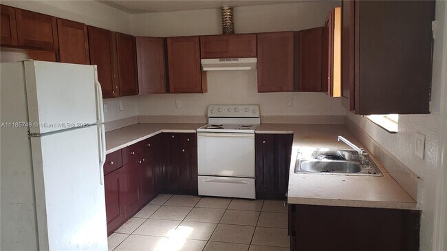 Foto del edificio - 163 NW 59th St