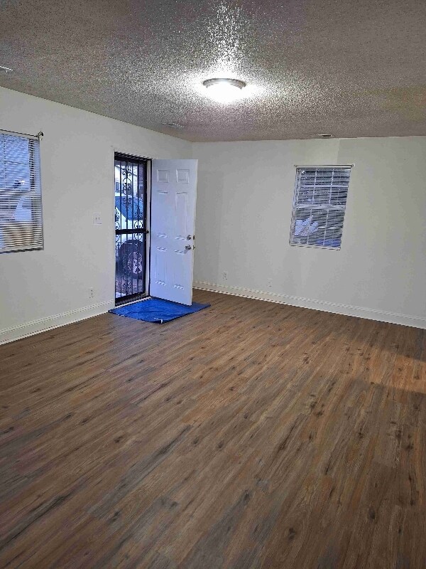 Building Photo - 2531 Vincent Ave
