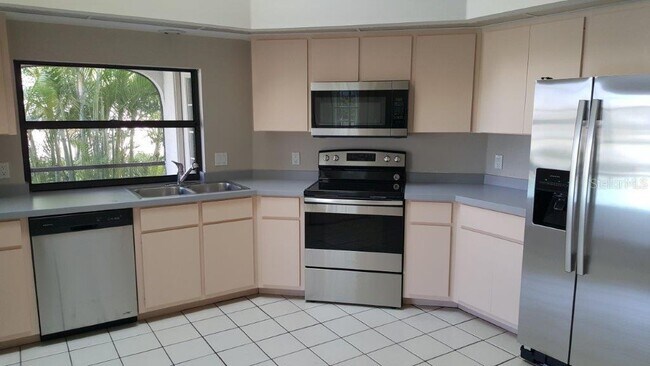 Building Photo - 1018 San Mateo Dr