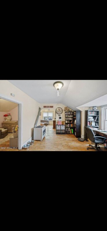 Building Photo - 32 Masten Ave
